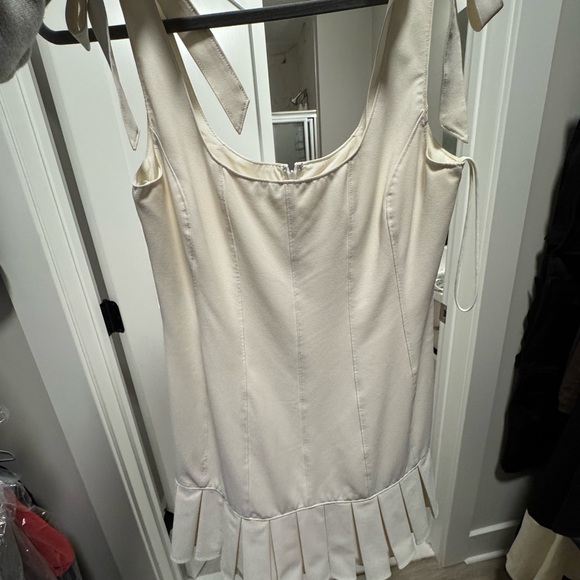 Cinq A Sept Cream Pleated Dress - Picture 3 of 3